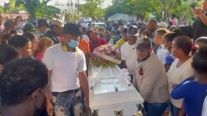 Sepultan en Arenoso cinco mujeres fallecidas en naufragio de Miches