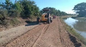 IAD inicia operativo de reparación de caminos interparcelarios