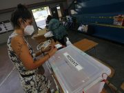 Falta de transporte público y atascos para ir a votar en Chile