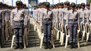 El salario mínimo de un policía será RD$20,000 desde enero, según MIP FOTO: ARCHIVO