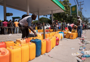 Aumenta el precio de los combustibles en Haití en plena crisis