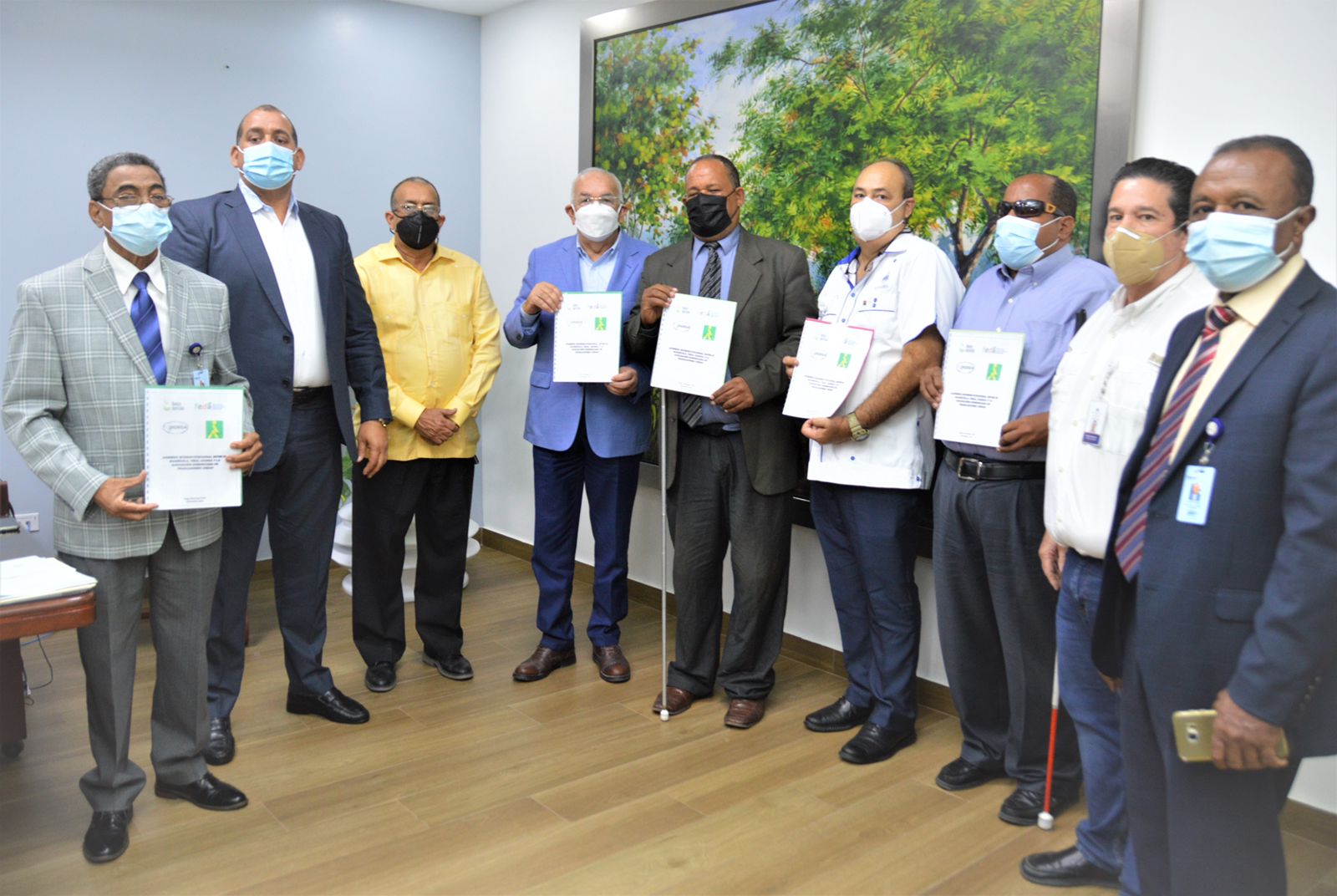 El BAGRICOLA impulsa proyecto avícola de asociación de trabajadores ciegos