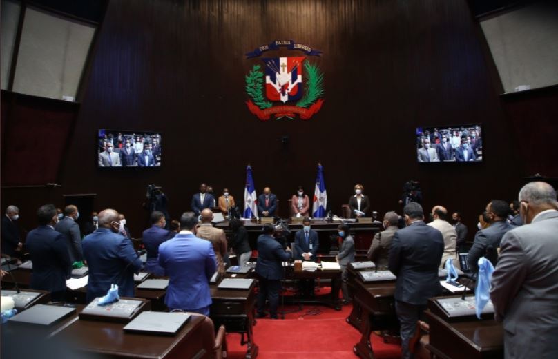 El Código Penal está “vivo”; mañana martes pretenden votar por él