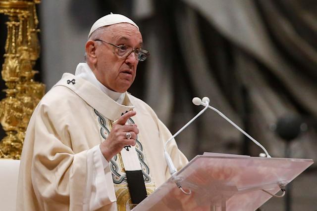 El papa ve "un problema casi satánico" la violencia contra las mujeres