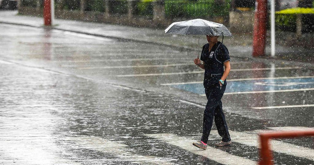 Onamet pronostica lluvias continuarán durante esta tarde