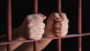 Prisión contra mujer por muerte de adolescente