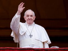 El papa lamenta en Navidad que las tragedias "se pasen por alto"