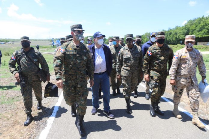 Militares no paran tráfico indocumentados y contrabando en la frontera