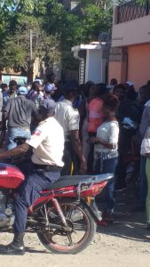Haitianos protestan por tardanzas en entrega de pasaporte visados