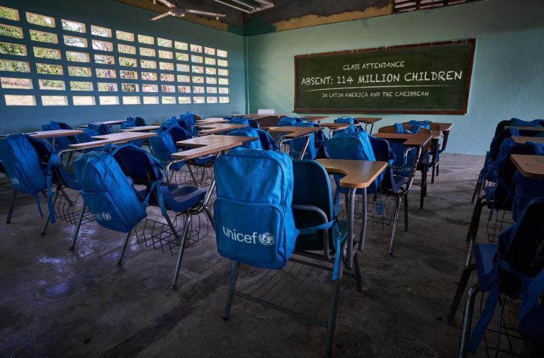 Unicef llama a evitar cierre de escuelas pese a aumento de contagios