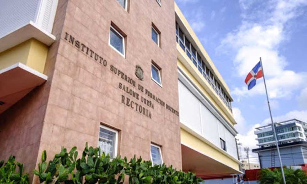 Instituto crea plan para que aspirantes a maestros no reprueben