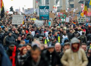 3.500 personas se manifiestan en Bruselas contra el pasaporte covid