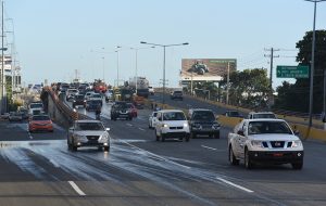 Obras Públicas soluciona hoyo de la Autopista Duarte, abren el tránsito