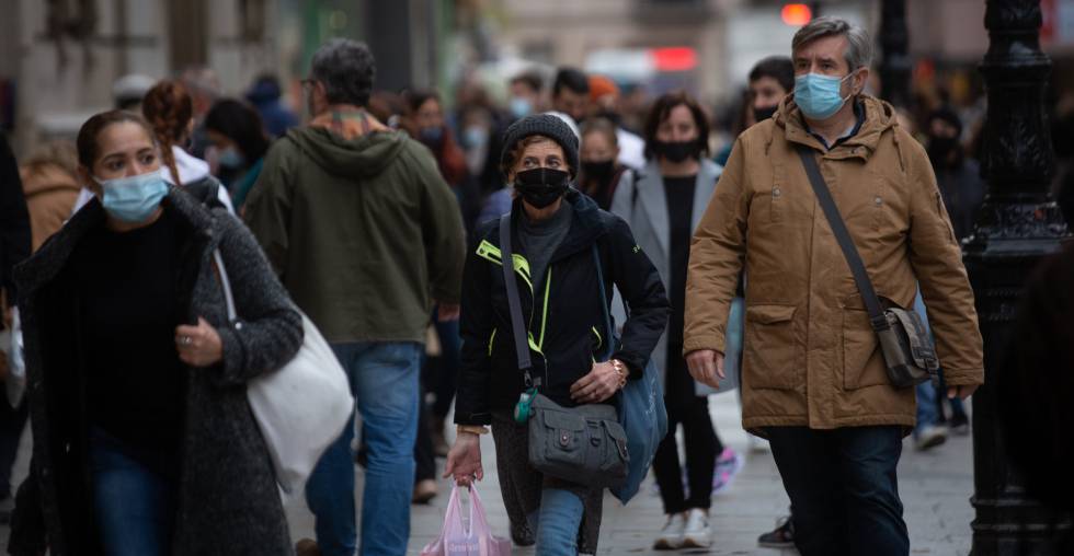 La cuarentena para quienes no estén vacunados será de diez días, pero podrán salir de ella a los siete días si un nuevo diagnóstico da negativo.