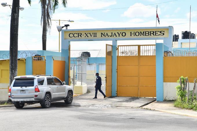 Incidente en cárcel Najayo deja dos agentes y varios reclusos heridos