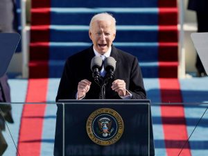 Biden defenderá derecho al voto contra enemigos extranjeros y nacionales