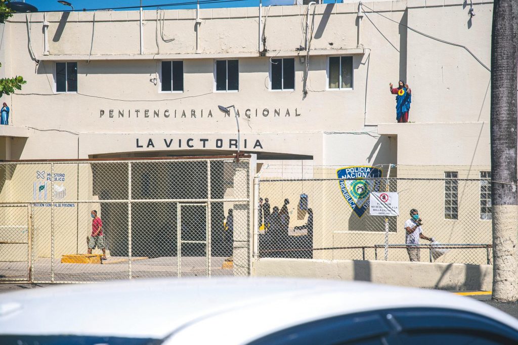 Tres muertos y nueve heridos en cárcel de La Victoria debido a un motín