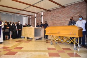 Sepultan restos de monseñor Núñez Collado