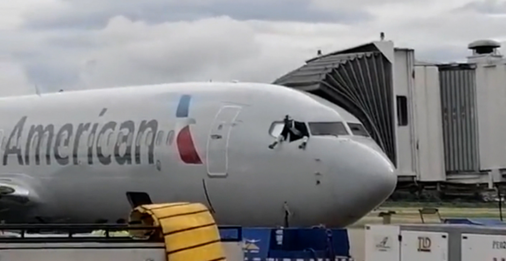 Pasajero de vuelo de American Airlines desde Honduras causó daño