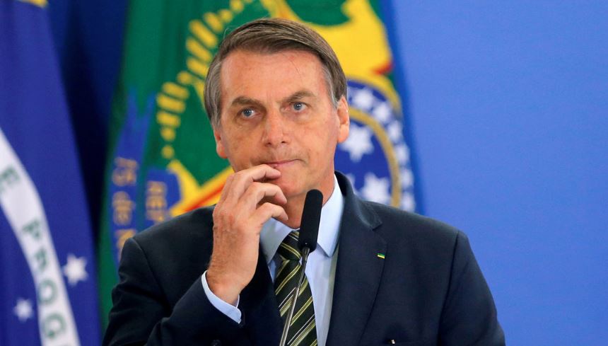 Bolsonaro afirma no entender "esa preocupación enorme" con la covid-19
