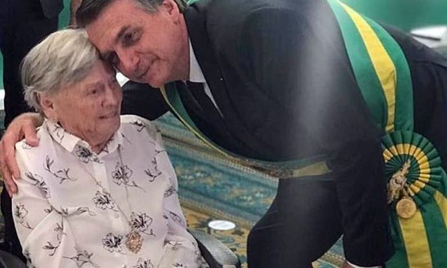 Muere la madre de Jair Bolsonaro a los 94 años