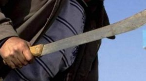 Hombre hiere a su expareja de varios machetazos en Yamasá