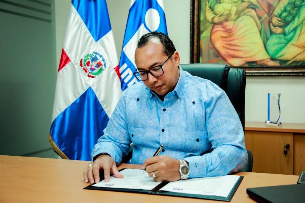 El acuerdo fue rubricado por el director de Indocal, Lorenzo Ramírez, y su homólogo Carlos Pérez Munguía, director general de NYCE.