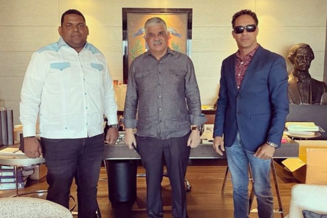 Carlos Silver dijo sentirse contento por el recibimiento del destacado político dominicano Miguel Vargas Maldonado y le reitero su admiración.