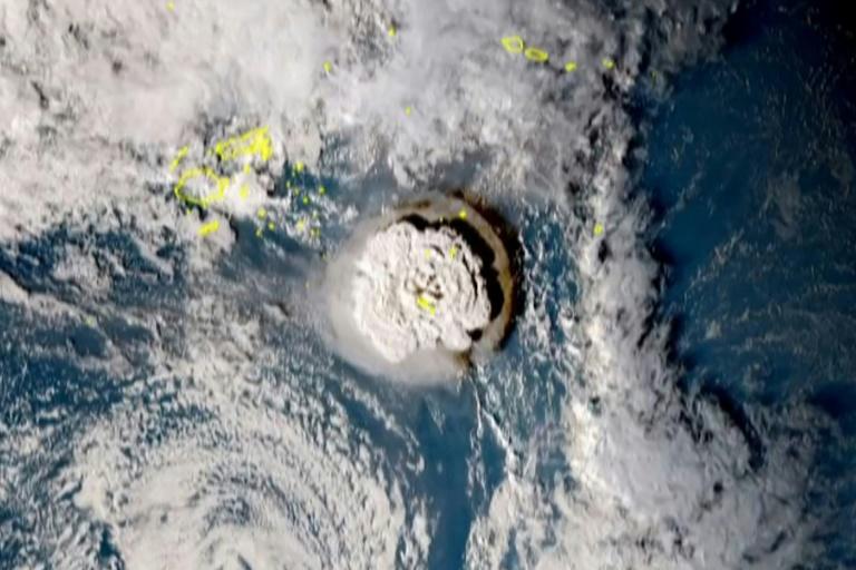 Tsunami golpea la costa oeste de EEUU y Canadá