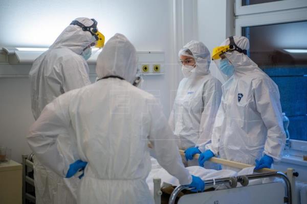 Hungría detecta primeros casos de flurona, mezcla de gripe y coronavirus