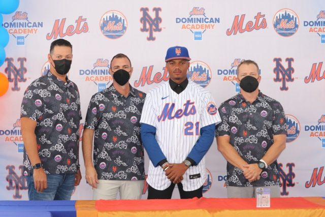 Mets de Nueva York firman a 10 prospectos dominicanos