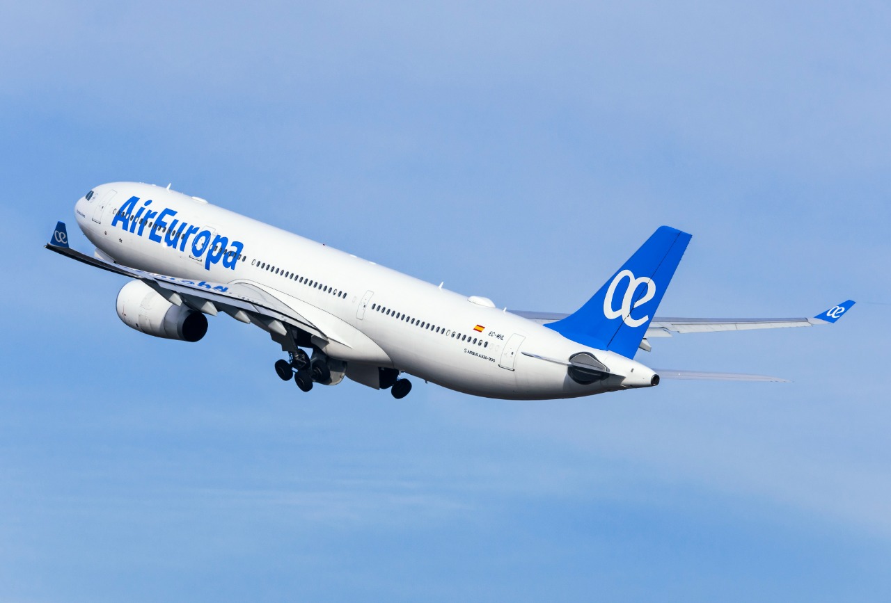 Air Europa y gobierno de RD firman acuerdo de promoción