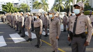 Policía dispone agentes ofrezcan 