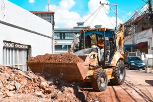 Las brigadas de la CAASD se encuentran realizando el corte de 13,000.00 metros de capa asfáltica