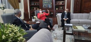 El encuentro con la presidente sirvió para abordar temas como los retos que debe encarar Honduras para enfrentar los problemas de pobreza