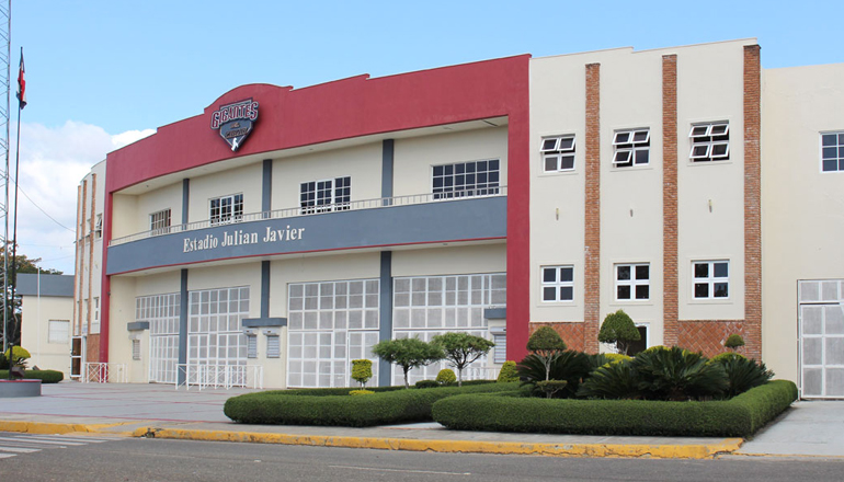 Policía Nacional investiga incidente en el estadio Julián Javier donde hirieron a fanáticos