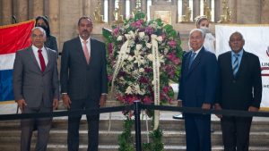 UFHEC deposita Ofrenda Floral al conmemorarse su 31 aniversario