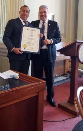 Cámara de representantes de Connecticut, reconoce alcalde