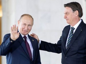 Bolsonaro dice a Putin que reunión bilateral fue un 