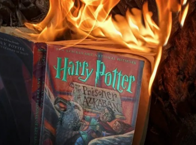 Párroco de EEUU organiza quema de libros de Harry Potter por 