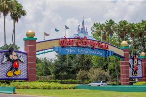 Los parques Disney en Orlando dejan de requerir mascarillas a los vacunados