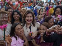 En la actividad realizada este domingo en la Fundación Simón Bolívar líderes comunitarias expresaron la necesidad de que el país sea gobernado por una mujer. 