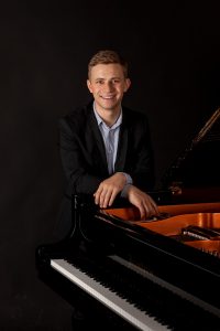  multipremiado pianista ucraniano Dmytro Choni