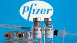 Director de Pfizer asegura es necesaria una cuarta dosis contra el covid-19