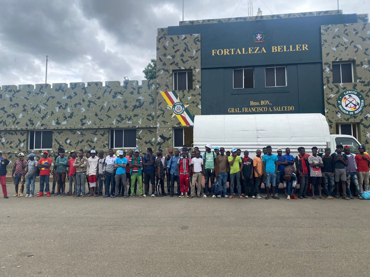 Detienen 127 haitianos indocumentados en la frontera
