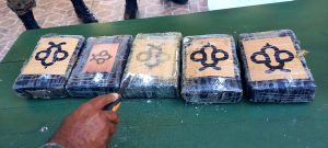 Ejército ocupó cinco paquetes de cocaína en Azua