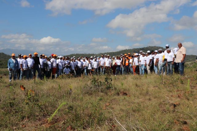 La actividad realizada en el marco del Día Internacional de los Bosques, fue encabezada por el director general de la Dirección General de Desarrollo Fronterizo, Ramón Pérez Tejada
