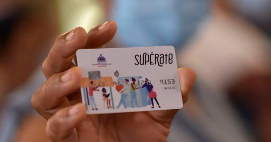 Apresan cuatro hombres con 103 tarjetas del programa "Supérate"