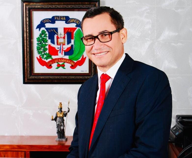 Eddy Olivares anuncia oficialmente aspiraciones a la presidencia PRM