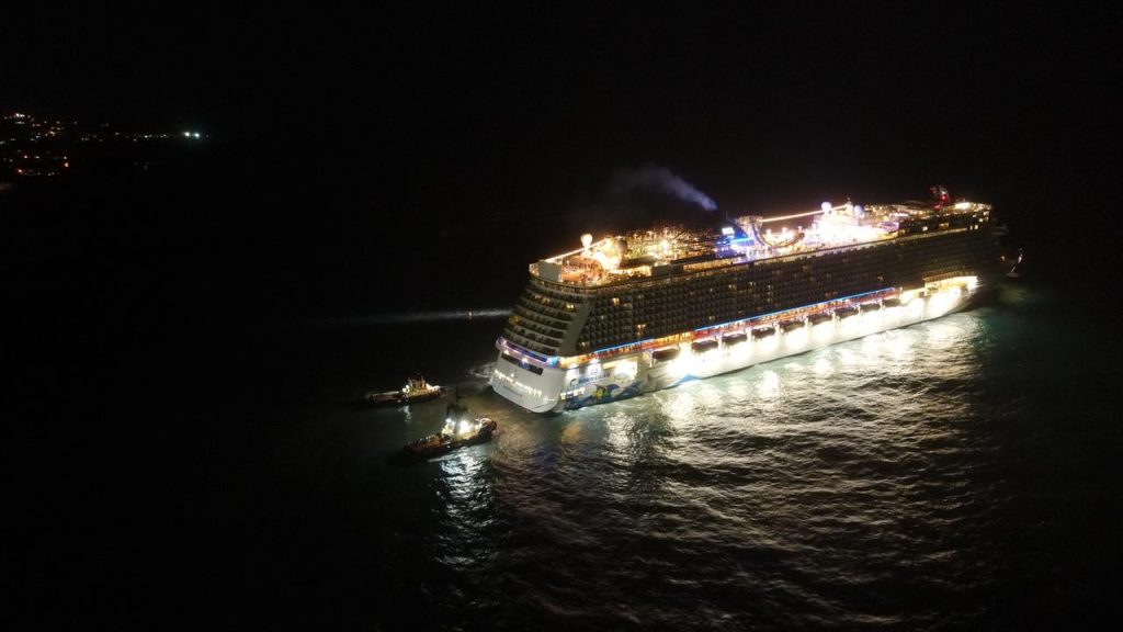 Crucero con 4,841personas a bordo sigue encallado en Puerto Plata FOTO: Beethoven video game